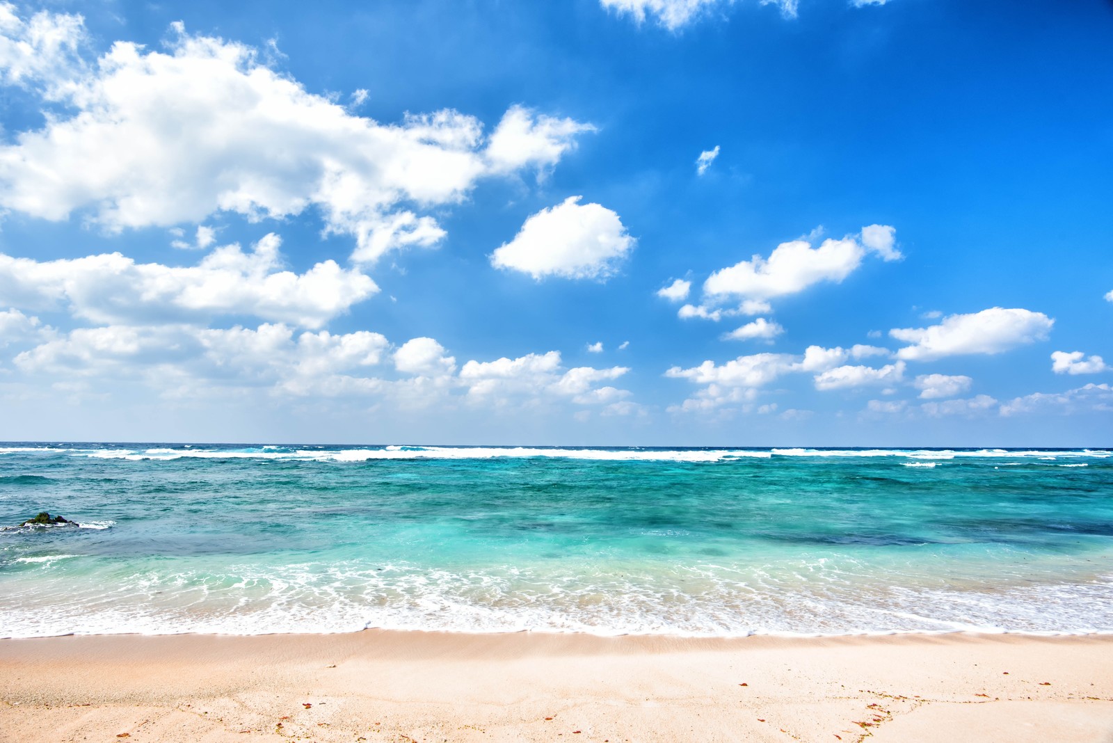 グアム旅行 デュシタニのプールやビーチでシュノーケリングを満喫 Enjoy Guam